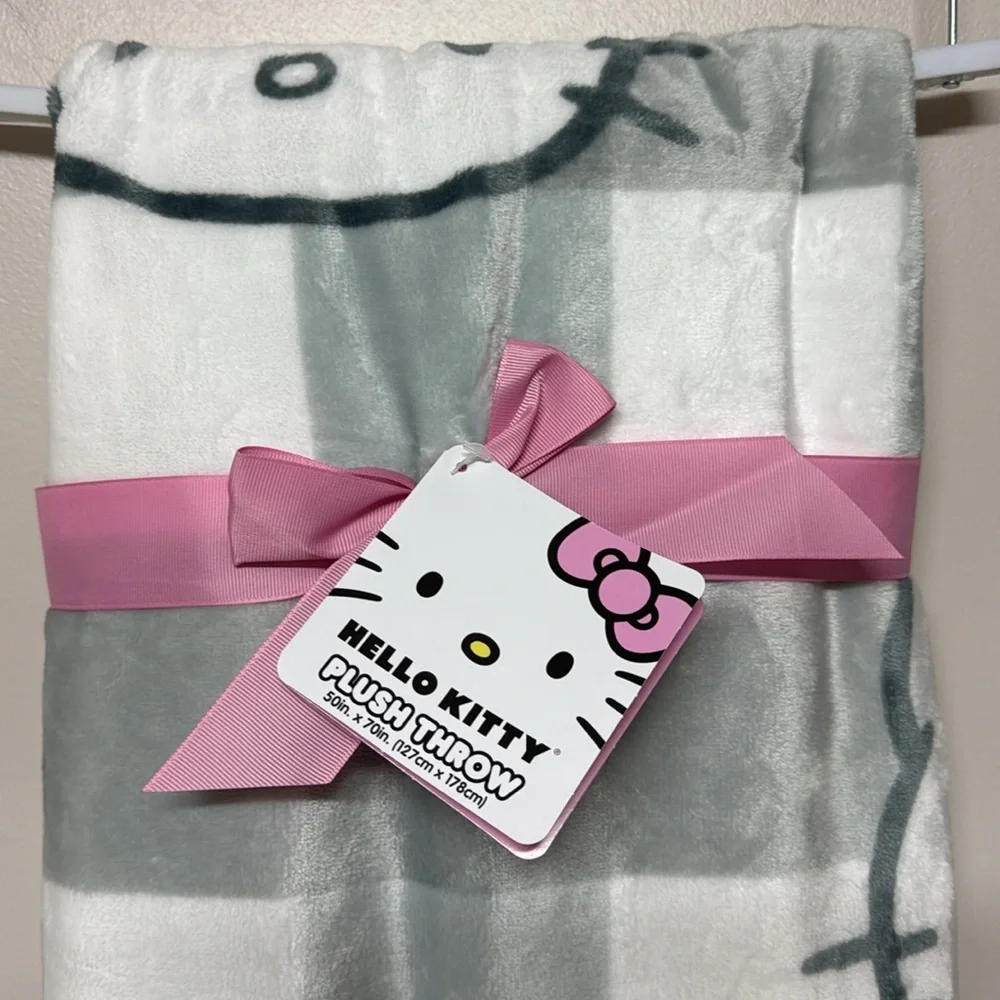 Hello Kitty Gray Plaid Blanket Plush Throw‎ Blanket 50x70 Sanrio NWT Chri…